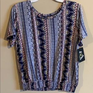 Never wore children’s tee shirt with elastic band